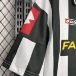 camiseta-juventus-primera-equipacion-2001-2002-puño-derecho