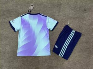 conjunto-niño-arsenal-tercera-equipacion-2024-2025-parte-trasera