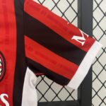 Conjunto Niño AC Milán Primera Equipacion 2024-2025 puño