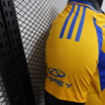 camiseta-tigre-primera-equipacion-version-jugador-2024-2025-puño-derecho