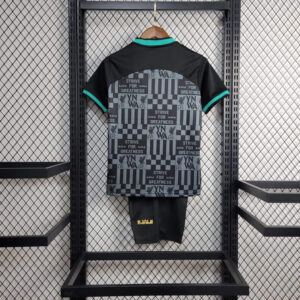 conjunto-niño-liverpool-black-edicion-limitada-2024-2025-parte-trasera