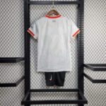 conjunto-niño-liverpool-tercera-equipacion-2024-2025-parte-trasera