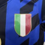 Conjunto Niño Inter de Milan Primera Equipacion 2024-2025 logos Conjunto Niño Inter de Milan Primera Equipacion 2024-2025 logos