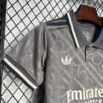 Conjunto Niño Real Madrid Tercera Equipacion 2024-2025 puño derecho Conjunto Niño Real Madrid Tercera Equipacion 2024-2025 puño derecho