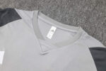 Conjunto de Entrenamiento Atletico Mineiro Gris 2024-2025 pecho