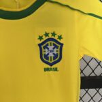 Conjunto retro niño Brasil primera equipacion 1998 escudo Conjunto retro niño Brasil primera equipacion 1998 escudo