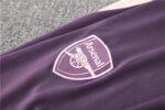 Chandal de Entrenamiento Arsenal Purpura 2024-2025 escudo Chandal de Entrenamiento Arsenal Purpura 2024-2025 escudo