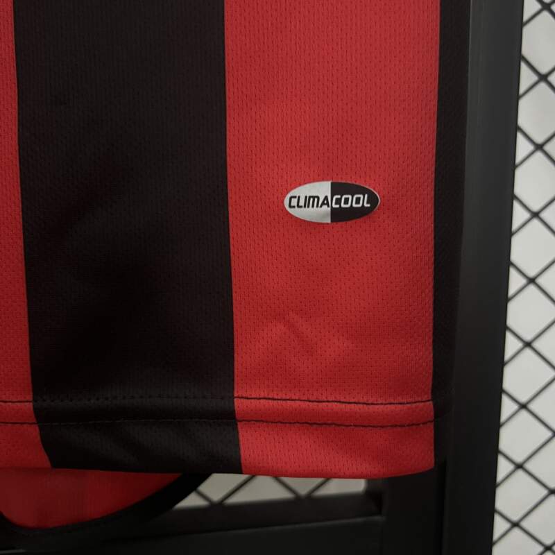 camiseta-ac-milan-primera-equipacion-retro-2003-2004-pretina camiseta-ac-milan-primera-equipacion-retro-2003-2004-pretina