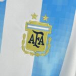 camiseta-argentina-retro-primera-equipacion-2018-2019-escudo camiseta-argentina-retro-primera-equipacion-2018-2019-escudo