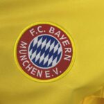 camiseta-bayern-munich-segunda-equipacion-retro-1993-1995-escudo camiseta-bayern-munich-segunda-equipacion-retro-1993-1995-escudo