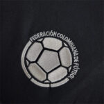 camiseta-colombia-edicion-especial-100-aniversario-2024-2025-escudo