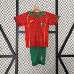 conjunto-niño-portugal-primera-equipacion-2004