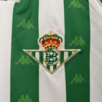 conjunto-niño-real-betis-primera-equipacion-retro-1995-1997-escudo conjunto-niño-real-betis-primera-equipacion-retro-1995-1997-escudo