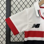 conjunto-niño-sao-paulo-primera-equipacion-2024-2025-puño-derecho