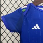 body-de-bebe-italia-primera-equipacion-2025-2026-puño-derecho