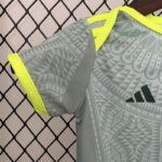 body-de-bebe-mexico-segunda-equipacion-2024-2025-puño-derecho body-de-bebe-mexico-segunda-equipacion-2024-2025-puño-derecho
