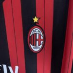 camiseta-ac-milan-primera-equipacion-manga-larga-retro-2013-2014-escudo