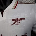 camiseta-arsenal-tercera-equipacion-version-jugador-2025-2026-escudo camiseta-arsenal-tercera-equipacion-version-jugador-2025-2026-escudo