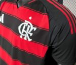 camiseta-flamengo-primera-equipacion-version-jugador-2025-2026-hombro camiseta-flamengo-primera-equipacion-version-jugador-2025-2026-hombro