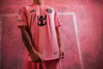 camiseta-inter-miami-primera-equipacion-2025-2026-pecho camiseta-inter-miami-primera-equipacion-2025-2026-pecho