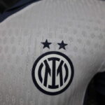 camiseta-inter-milan-segunda-equipacion-version-jugador-2024-2025-escudo camiseta-inter-milan-segunda-equipacion-version-jugador-2024-2025-escudo