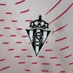 camiseta-sporting-de-gijon-tercera-equipacion-2024-2025-escudo camiseta-sporting-de-gijon-tercera-equipacion-2024-2025-escudo