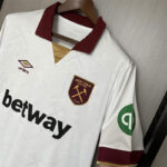 camiseta-west-ham-tercera-equipacion-2024-2025-puño-izquierdo camiseta-west-ham-tercera-equipacion-2024-2025-puño-izquierdo