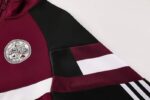 conjunto-chandal-ajax-2024-2025-hombro