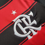 conjunto-niño-flamengo-primera-equipacion-2025-2026-escudo conjunto-niño-flamengo-primera-equipacion-2025-2026-escudo
