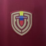 conjunto-niño-venezuela-primera-equipacion-2024-2025-escudo conjunto-niño-venezuela-primera-equipacion-2024-2025-escudo
