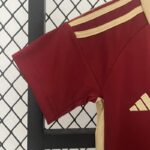 conjunto-niño-venezuela-primera-equipacion-2024-2025-puño-derecho conjunto-niño-venezuela-primera-equipacion-2024-2025-puño-derecho