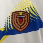 conjunto-niño-venezuela-segunda-equipacion-2024-2025-escudo conjunto-niño-venezuela-segunda-equipacion-2024-2025-escudo