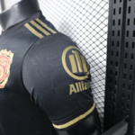camiseta-bayern-munich-125-aniversario-version-jugador-2025-2026-puño-izquierdo camiseta-bayern-munich-125-aniversario-version-jugador-2025-2026-puño-izquierdo