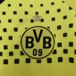camiseta-borussia-dortmund-primera-equipacion-retro-2011-2012-escudo