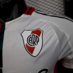 camiseta-river-plate-tercera-equipacion-version-jugador-2025-2026-escudo