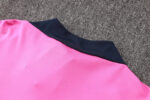 chandal-atletico-de-madrid-rosa-2024-2025-dorsal-trasero chandal-atletico-de-madrid-rosa-2024-2025-dorsal-trasero