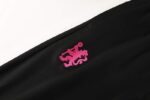 chandal-chelsea-negro-2024-2025-escudo-pantalon