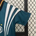 conjunto-niño-alemania-primera-equipacion-1996-1997-puño