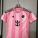 conjunto-niño-inter-miami-primera-equipacion-2025-2026-pecho