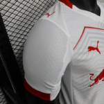 camiseta-RB-Leipzig-primera-equipacion-version-jugador-2025-2026-puño-derecho camiseta-RB-Leipzig-primera-equipacion-version-jugador-2025-2026-puño-derecho