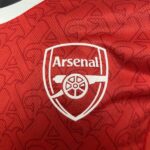 camiseta-arsenal-primera-equipacion-version-jugador-2025-2026-escudo