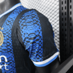camiseta-inter-milan-edicion-especial-version-jugador-2025-2026-puño