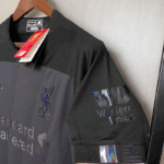 camiseta-liverpool-edicion-especial-negro-retro-2019-2020-puño camiseta-liverpool-edicion-especial-negro-retro-2019-2020-puño