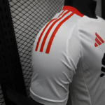 camiseta-liverpool-segunda-equipacion-version-jugador-2025-2026-puño-derecho