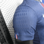 camiseta-psg-primera-equipacion-version-jugador-2025-2026-puño