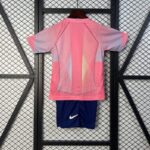 Conjunto-niño-fc-barcelona-edicion-especial-rosado-2024-2025-parte-trasera