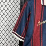 camiseta-fc-barcelona-edicion-especial-2025-2026-puño