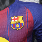 camiseta-fc-barcelona-primera-equipacion-version-jugador-2025-2026-escudo