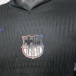 camiseta-fc-barcelona-segunda-equipacion-2024-2025-pecho-2