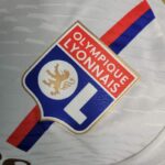 camiseta-lyon-primera-equipacion-version-jugador-2023-2024-escudo camiseta-lyon-primera-equipacion-version-jugador-2023-2024-escudo